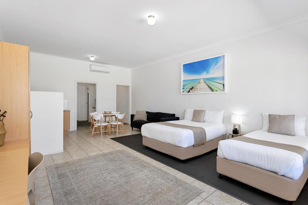Coast Motel And Apartments Port Noarlunga Kültér fotó